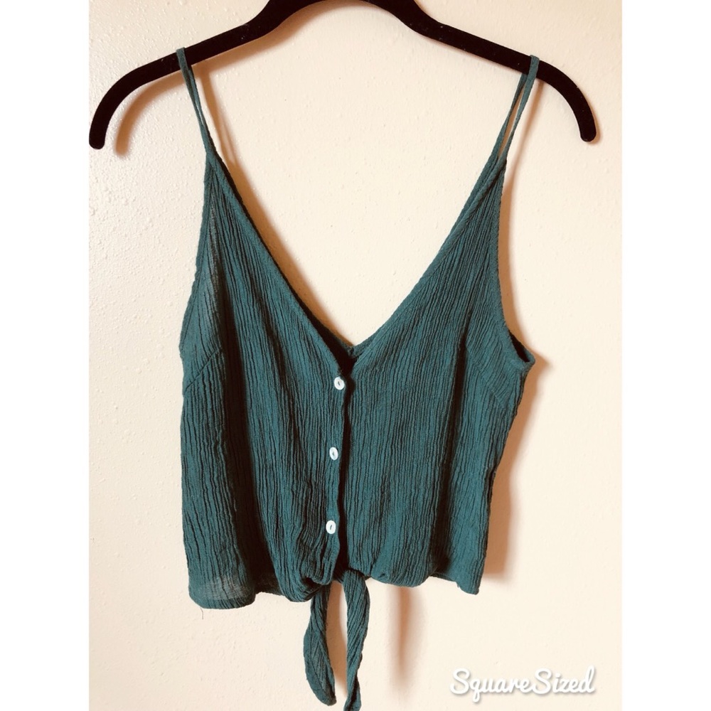 Green tie tank💕